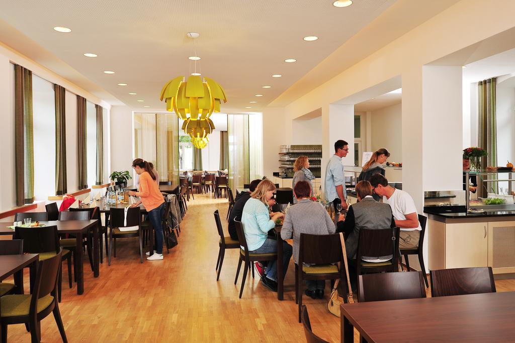 Bildungshaus St. Bernhard - Wohnen Und Tagen Hotel Rastatt Ngoại thất bức ảnh