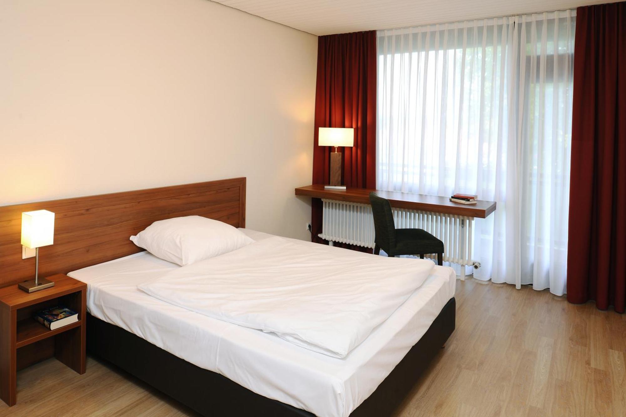 Bildungshaus St. Bernhard - Wohnen Und Tagen Hotel Rastatt Ngoại thất bức ảnh