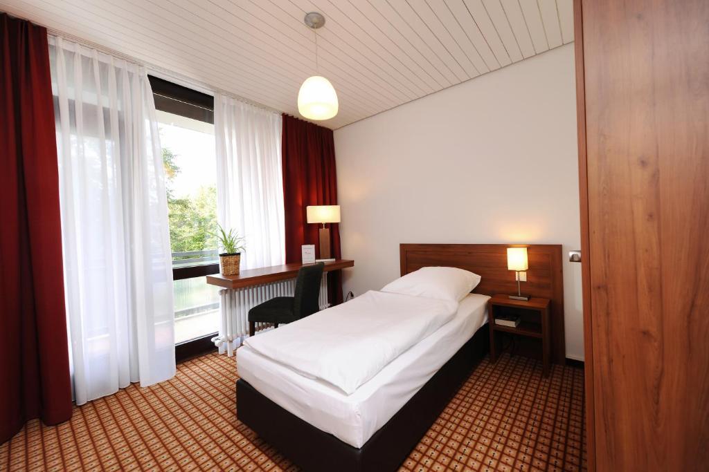 Bildungshaus St. Bernhard - Wohnen Und Tagen Hotel Rastatt Phòng bức ảnh